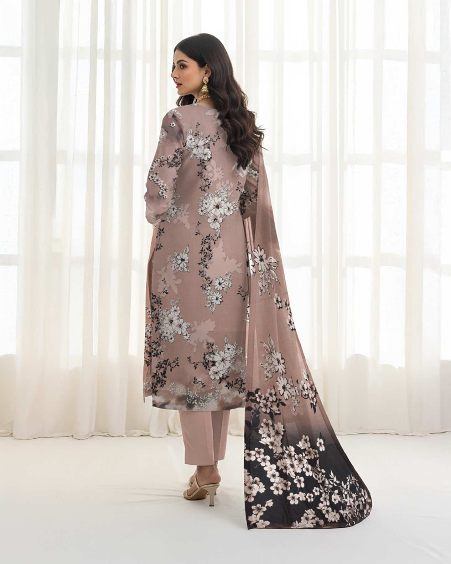 Rang e Bahar by Aalaya Winter Vol 07 '25 D 09