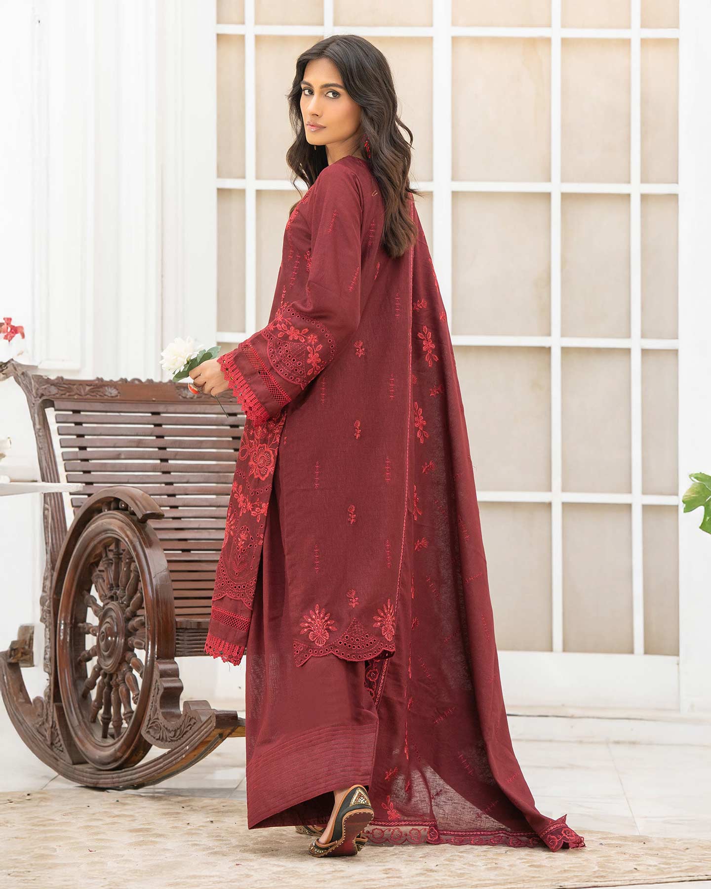 Saqafat by Aalaya Winter Vol 01 '25 D 05