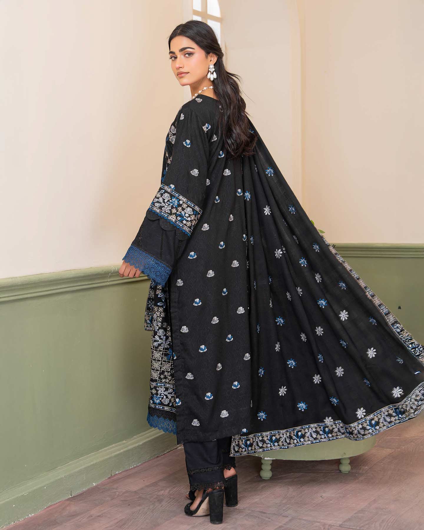 Winter Classics by Aalaya Winter Vol 05 '25 D 08