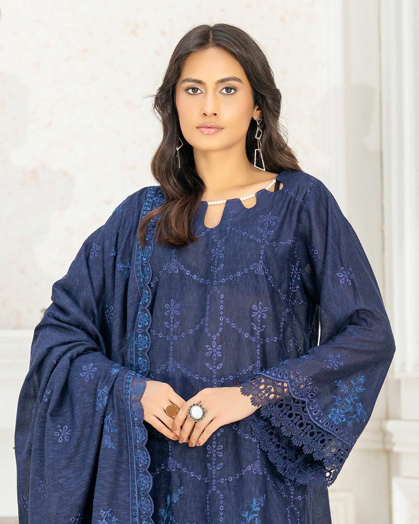 Saqafat by Aalaya Winter Vol 01 '25 D 09